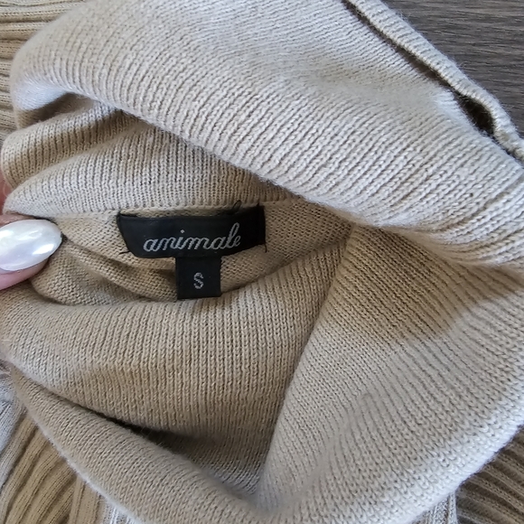 Animals sweater size M - Picture 2 of 2